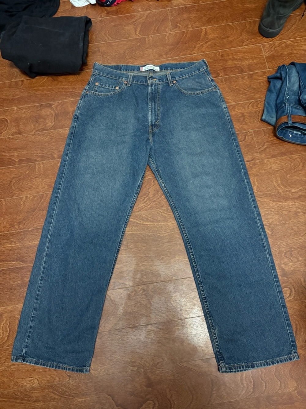 Levis "loose straight" jeans